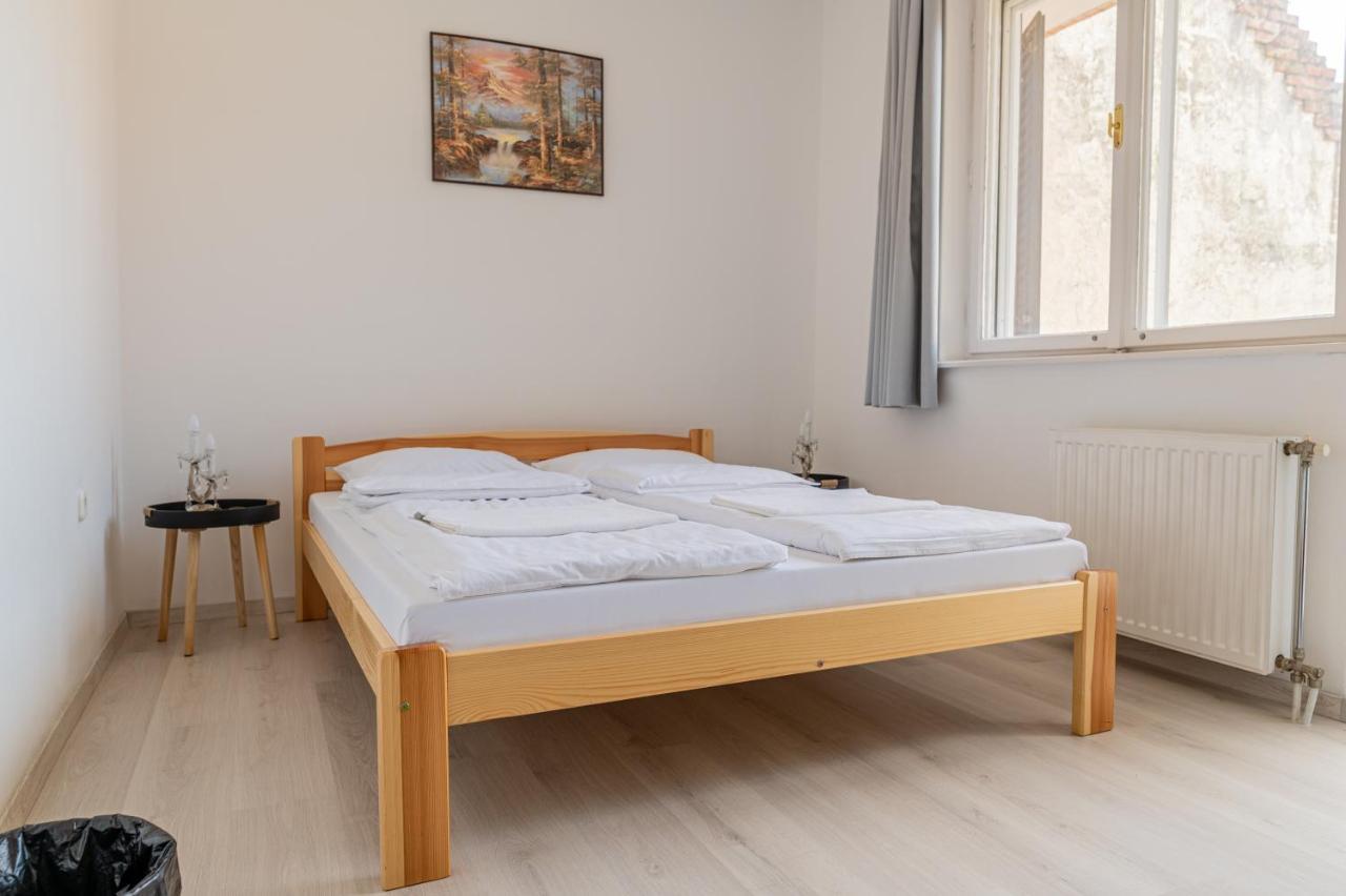 Barat Vendeghaz - Cosy Guesthouse - Teljes Haz Privat Udvarral - 4 Szoba, 2 Fuerdo سيغيد المظهر الخارجي الصورة